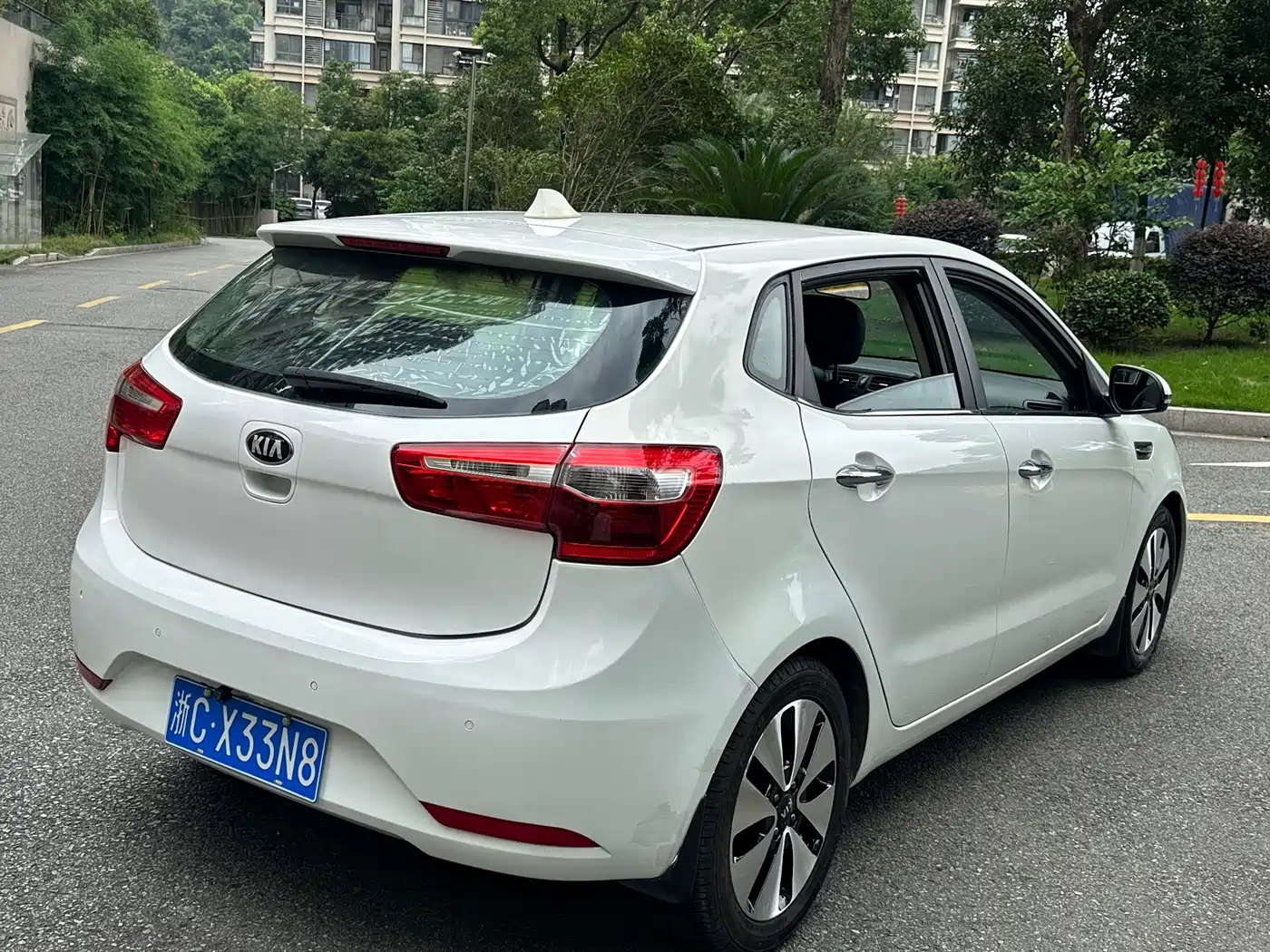 Kia K2 2013 2012 Hatchback 1.6L AT Premium