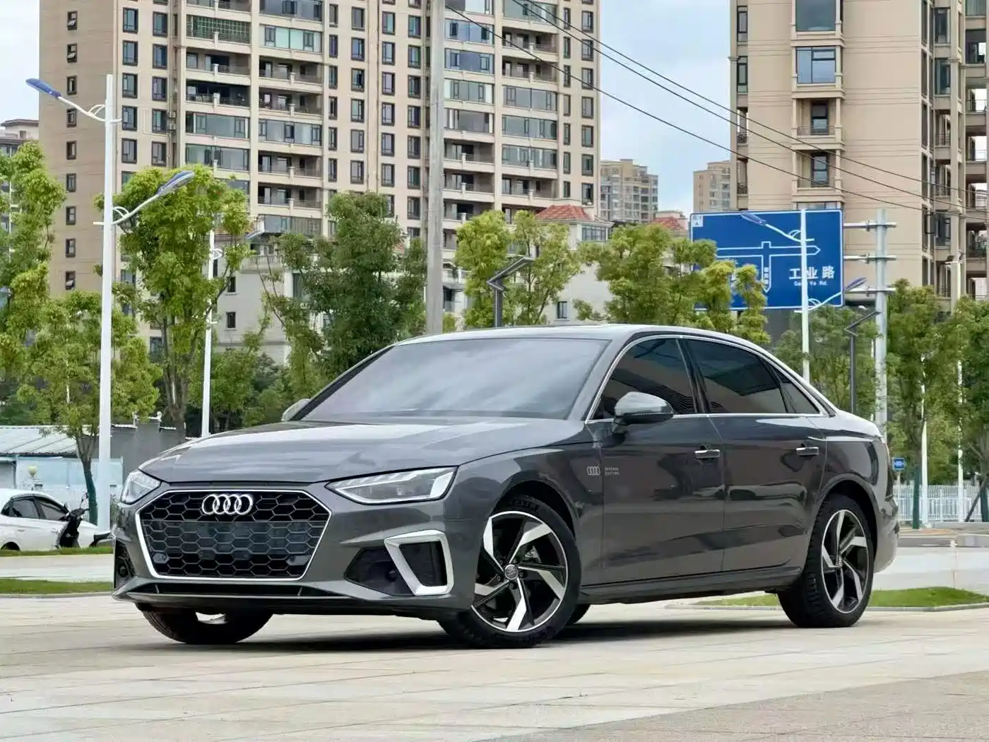 Audi A4L 2021 40 TFSI Premium Life Edition фото 3