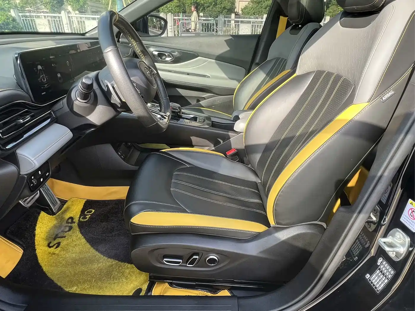GAC Trumpchi Trumpchi Emkoo 2021 270T DCT J16 Edition фото 9