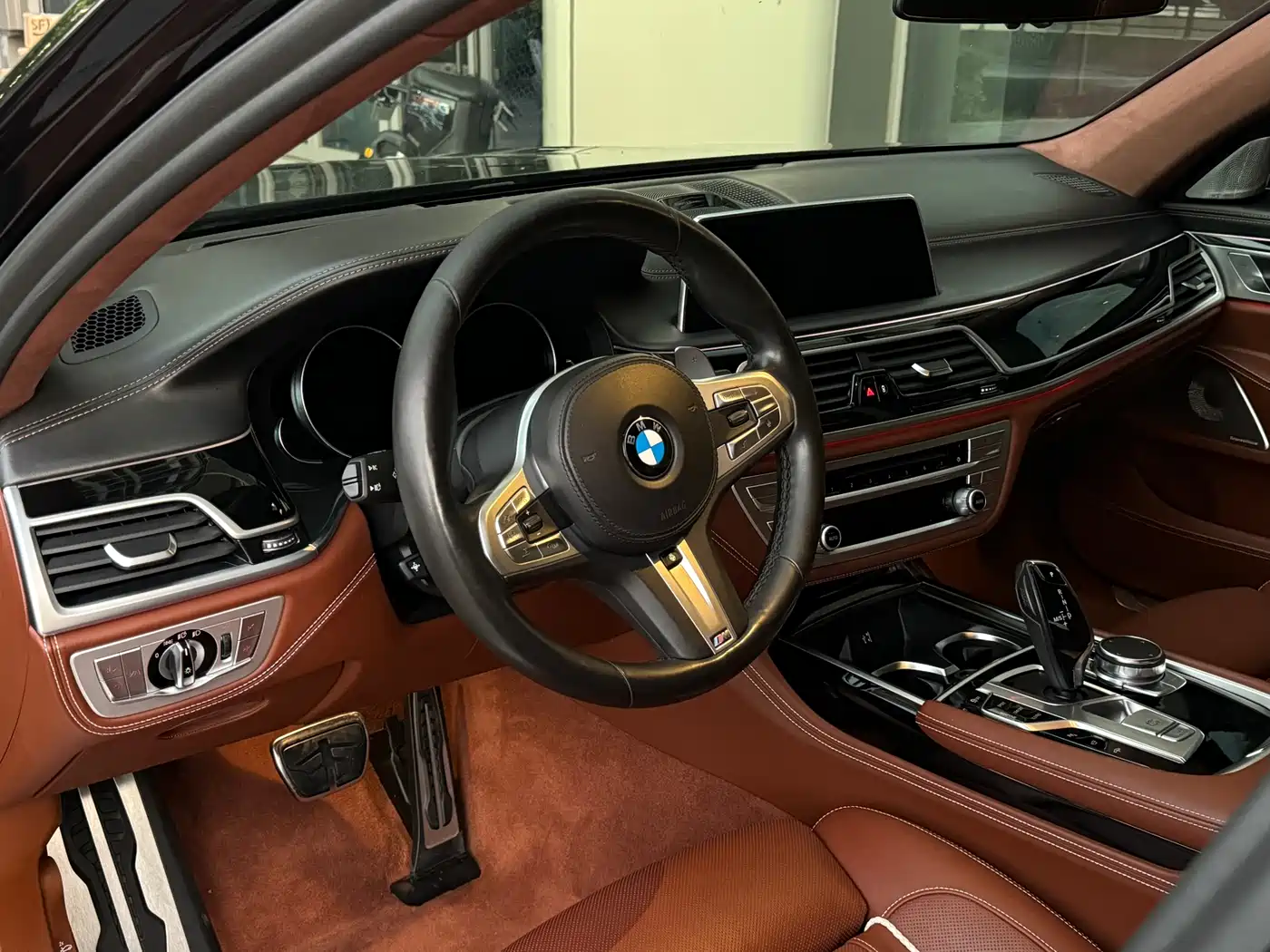BMW 7 Series 2018 750Li xDrive M Sport Package фото 16