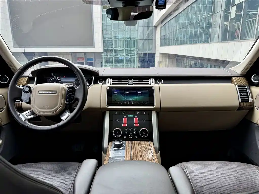 Land Rover Range Rover 2018 3.0 SC V6 Vogue Heritage Edition фото 17