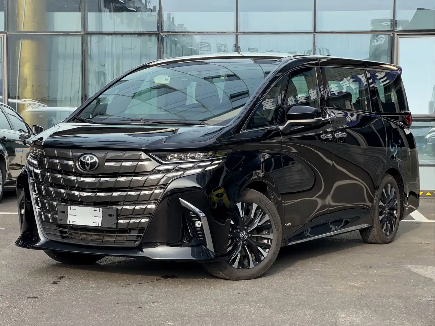 Toyota Alphard 2026