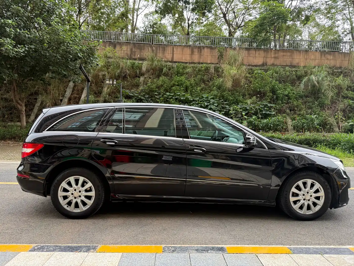 Mercedes-Benz R-Class 2015 R 320 4MATIC Luxury фото 4
