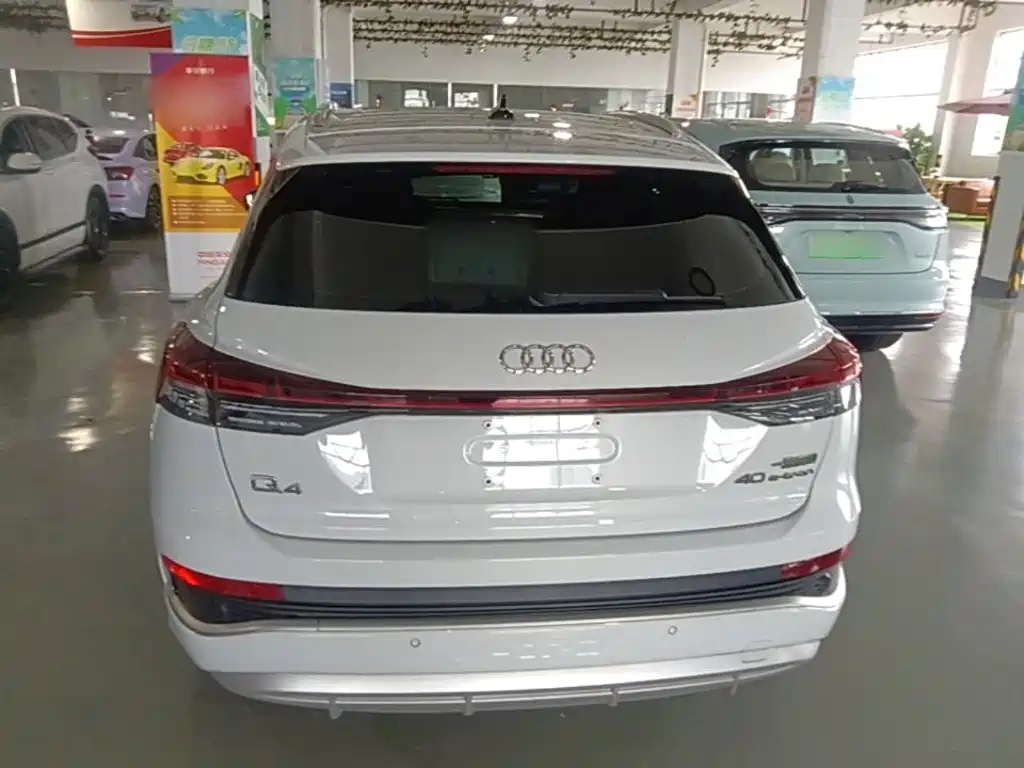 Фото 4 - Audi Q4 e-tron