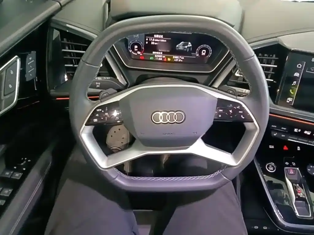 Фото 7 - Audi Q4 e-tron