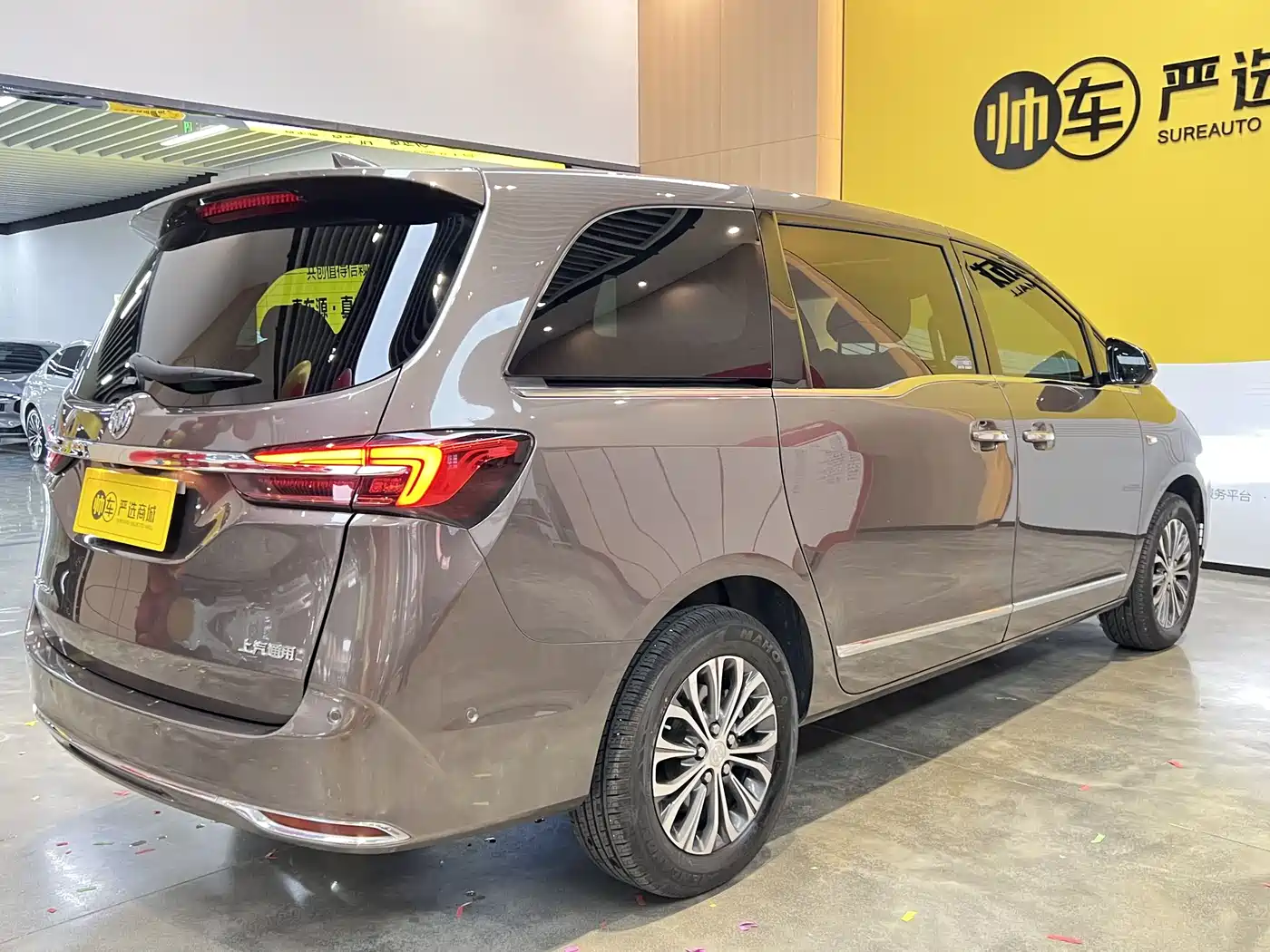 Buick GL8 2021 Land Business Class 652T Premium фото 4