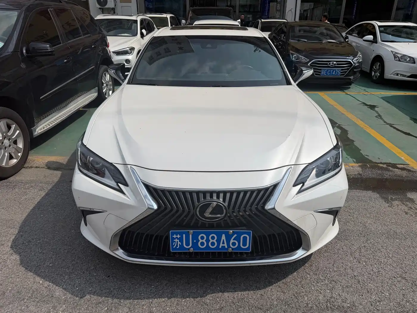 Фото 2 - Lexus ES