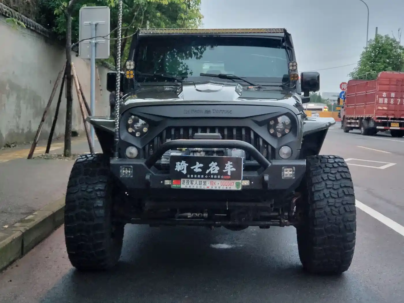 Фото 2 - Jeep Wrangler