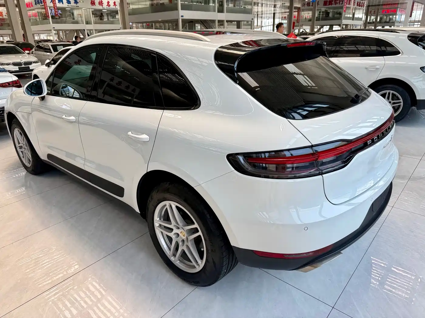 Porsche Macan 2018 Macan 2.0T фото 4
