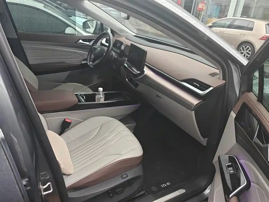 Volkswagen ID.6 X 2021 Pro Intelligent Long Range Edition фото 7