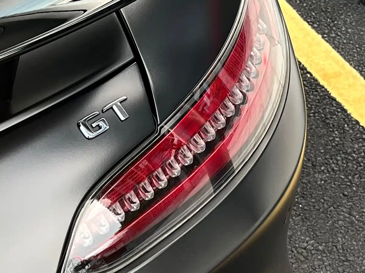 MERCEDES-BENZ AMG GT
