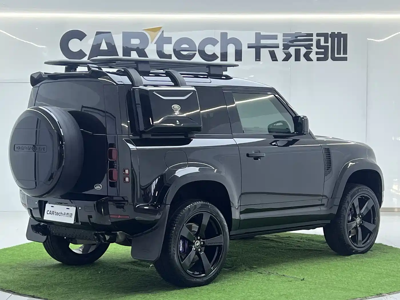 Land Rover Defender 2023 Facelift 90 3.0T P400 XS фото 33