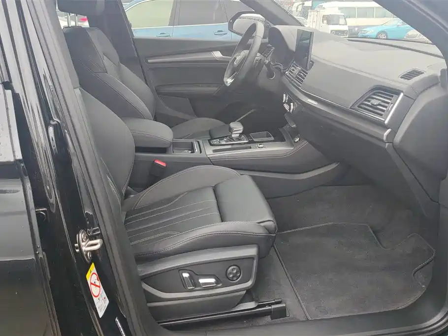 Audi Q5L 2023 40T Luxury Dynamic фото 8