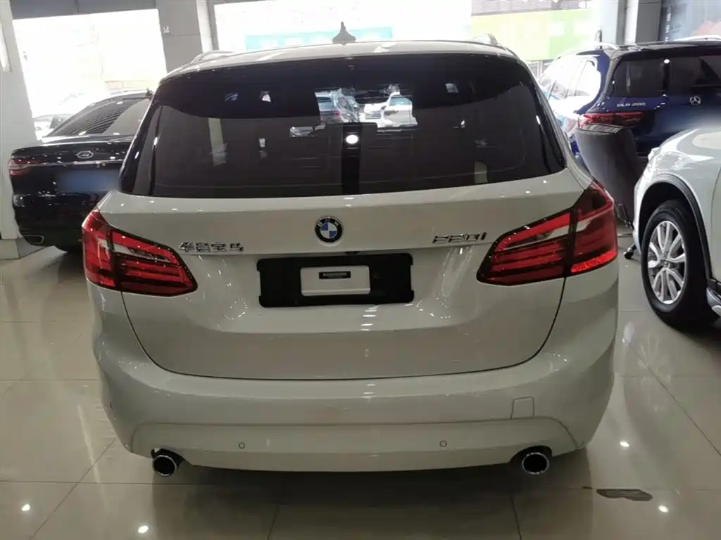 BMW 2 Series Touring 2016 220i Leading Model фото 6