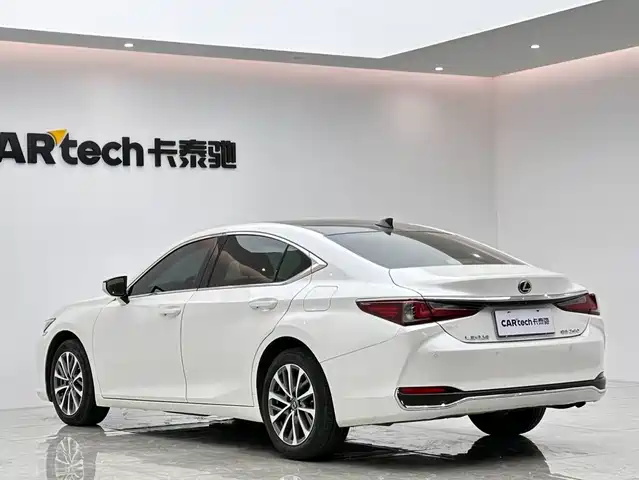 Lexus ES 2022 200 Excellence Edition — фото 3