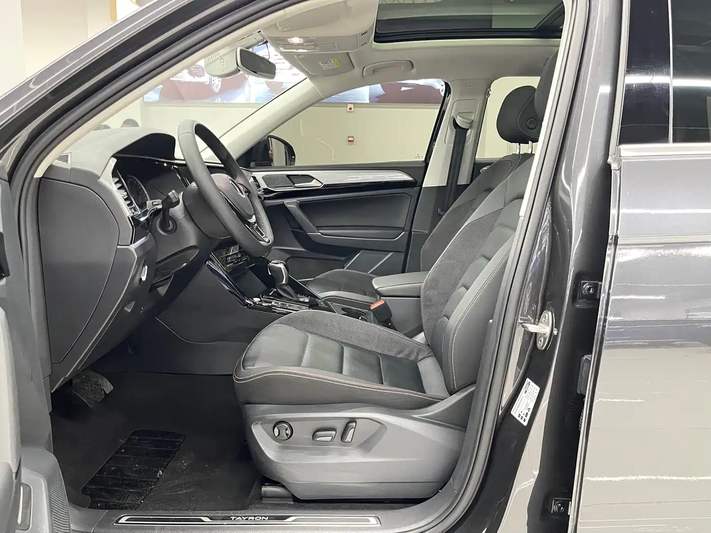 Volkswagen Tayron 2022 280TSI 2WD Luxury Smart Connect Edition фото 7