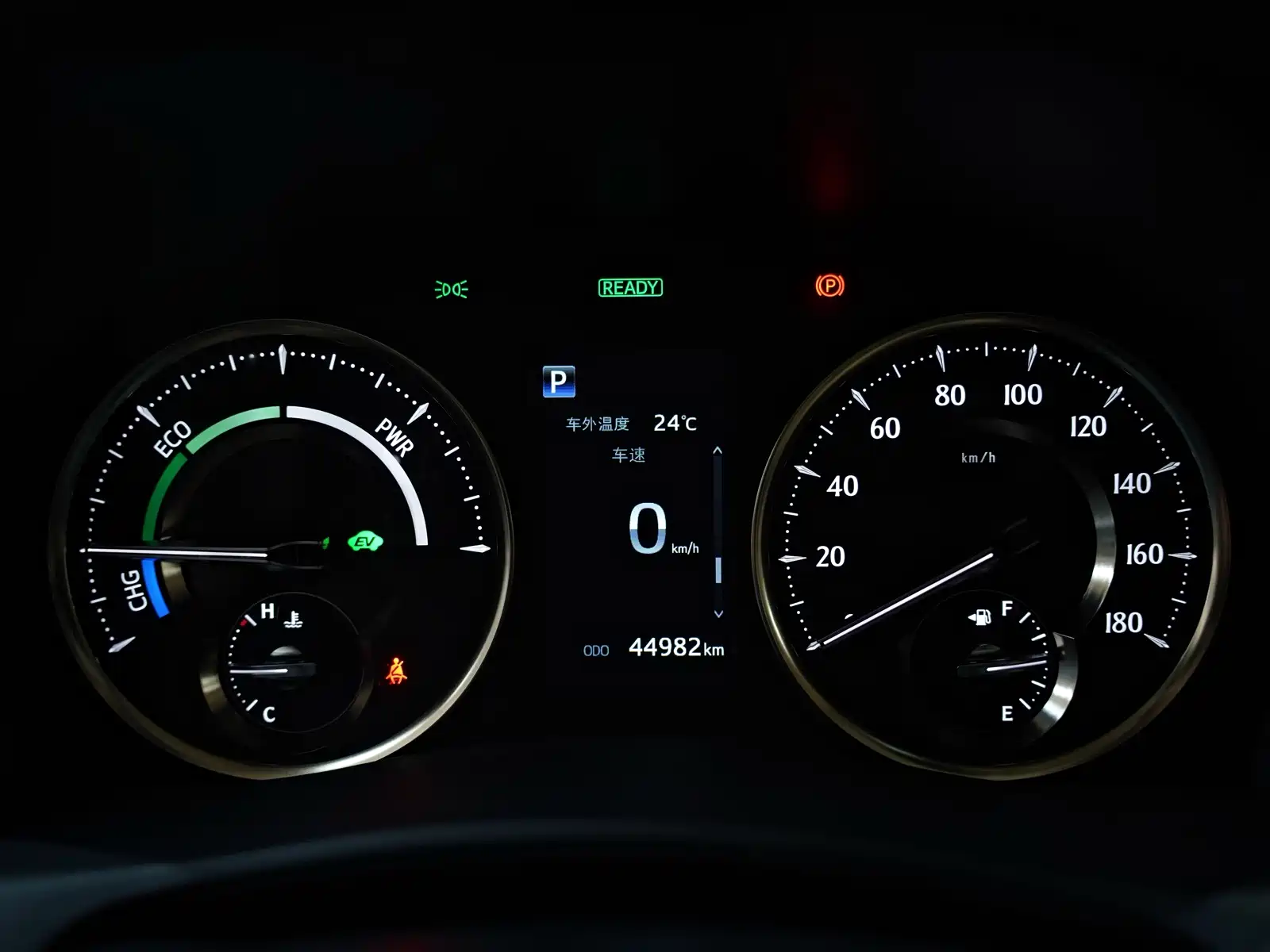 Фото 8 - Toyota Vellfire