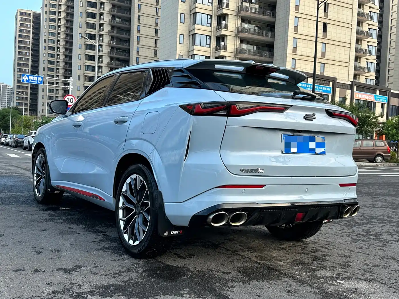 Changan Oshan Z6 2022 2022 Model Blue Whale 1.5T DCT Smart Navigation Type