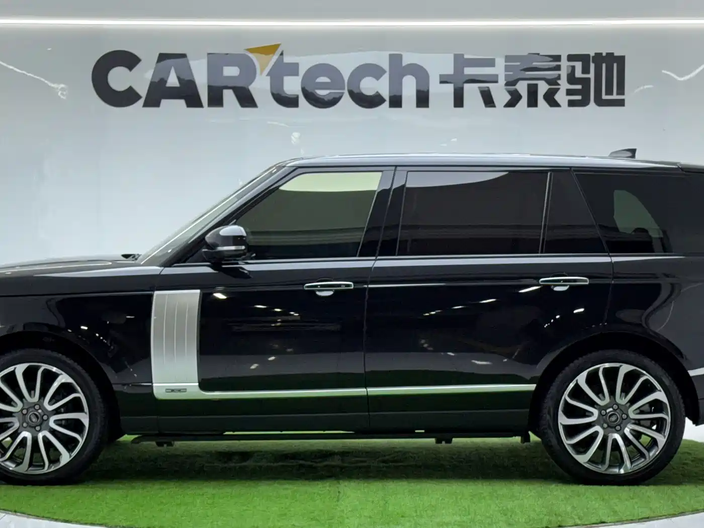 Land Rover Range Rover 2022 3.0 L6 400PS Prestige Genesis Extended Edition фото 5