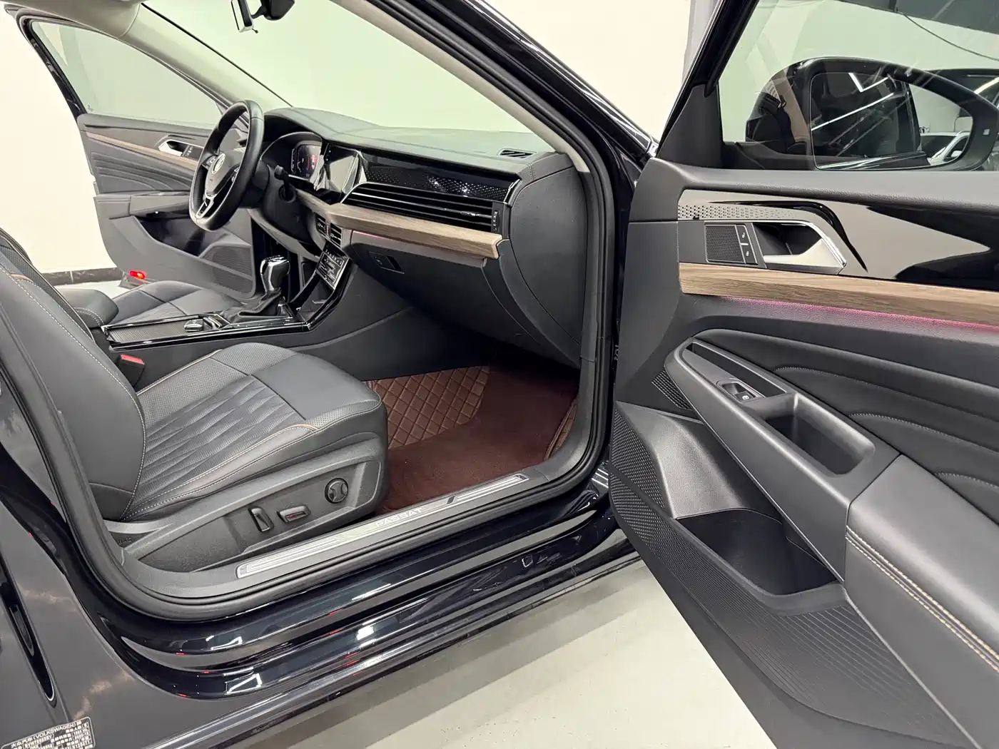Volkswagen Passat 2020 Facelift 380TSI Luxury China VI фото 15