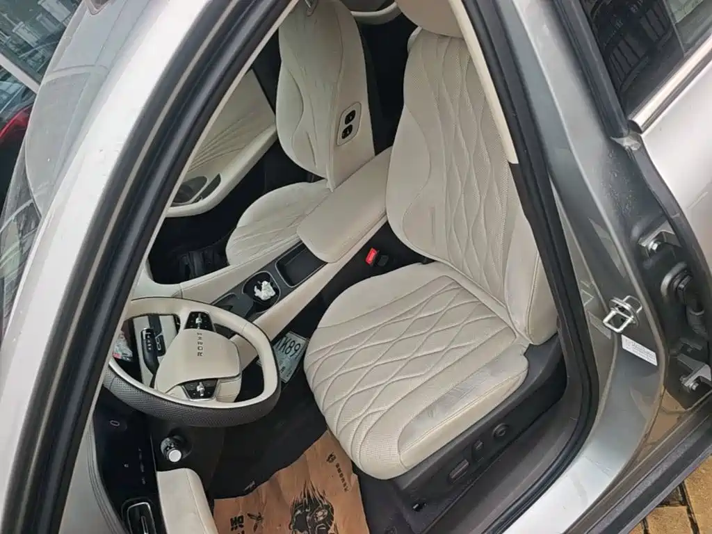Фото 15 - Roewe D7