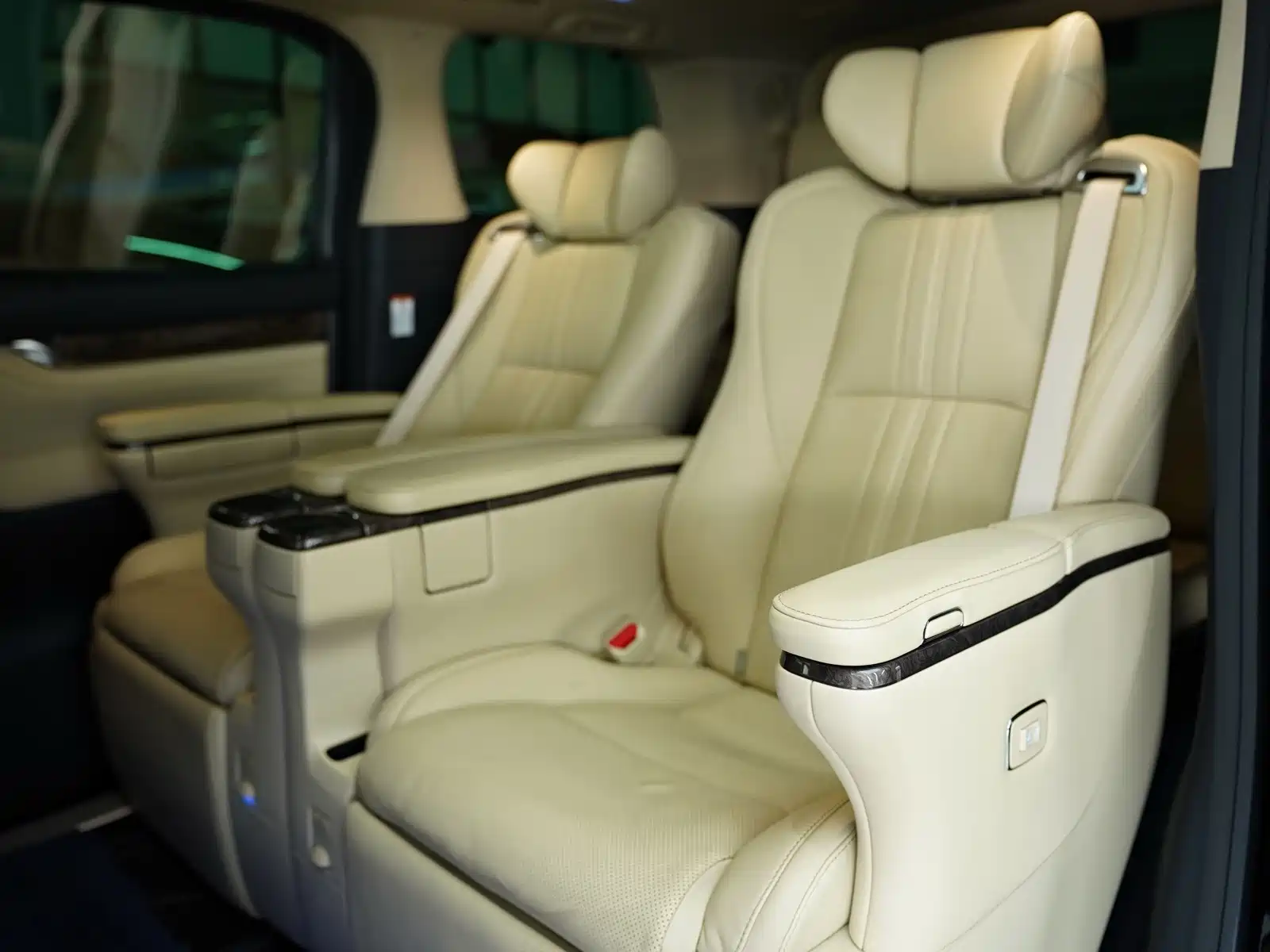 Фото 18 - Toyota Vellfire