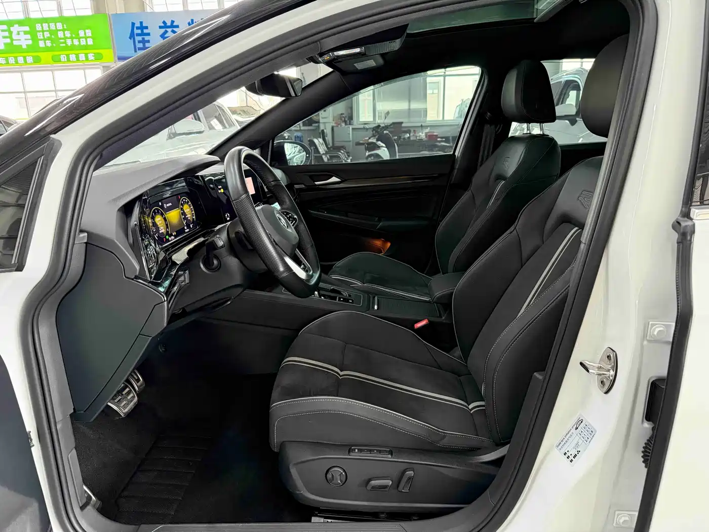 Volkswagen Golf 2021 280TSI DSG R-Line фото 8