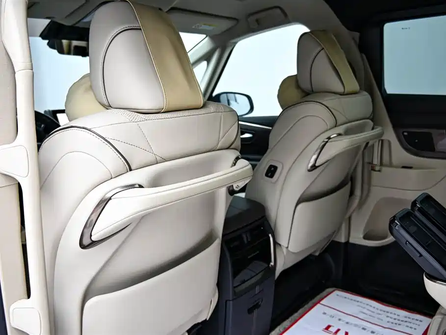 Toyota Vellfire 2024 Crown Hybrid 2.5L Executive Premium Edition фото 13