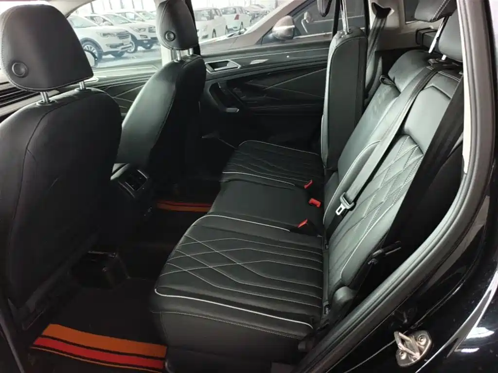 Volkswagen Tiguan L 2024 Outstanding 330TSI Auto 2WD R-Line Dragon Glory Edition фото 17