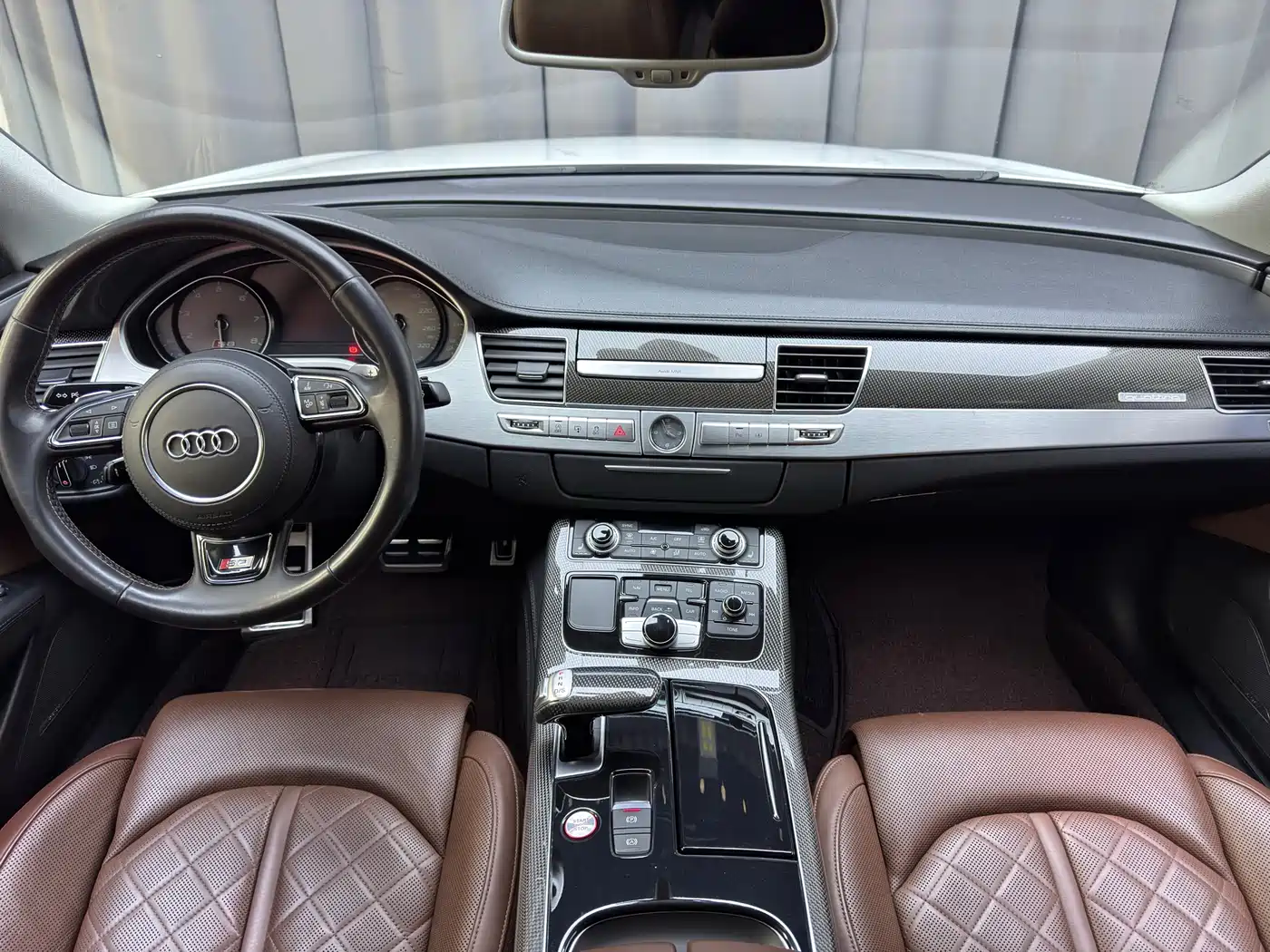 Audi S8 2014 S8 4.0TFSI quattro фото 8