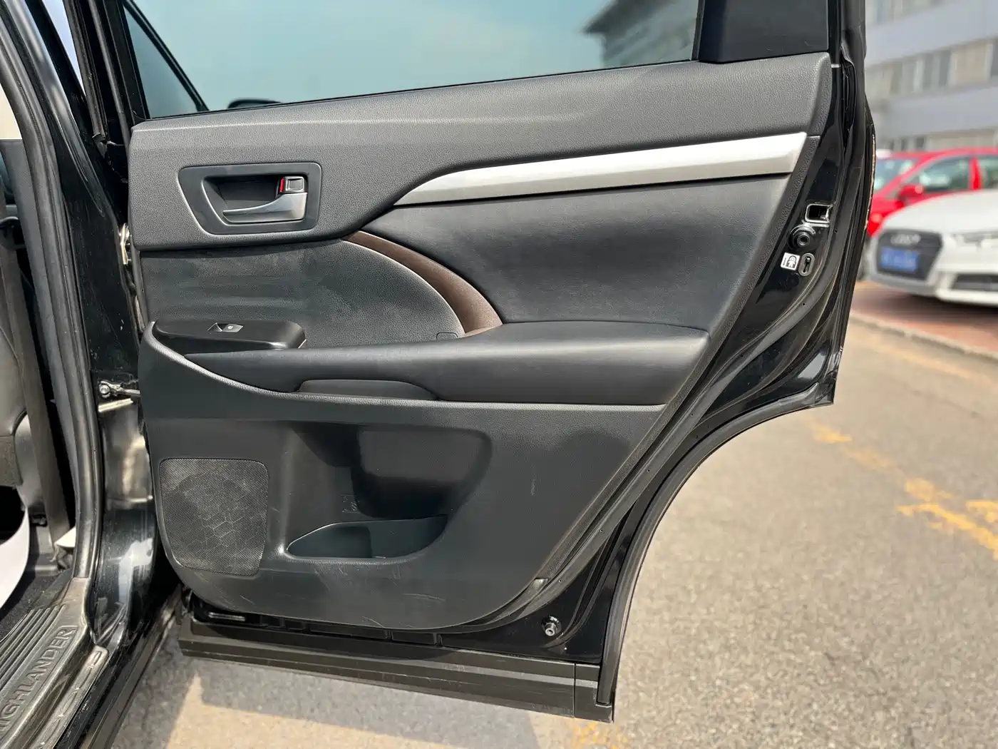 Toyota Highlander 2018 2.0T 4WD Premium 7-seater China VI фото 30