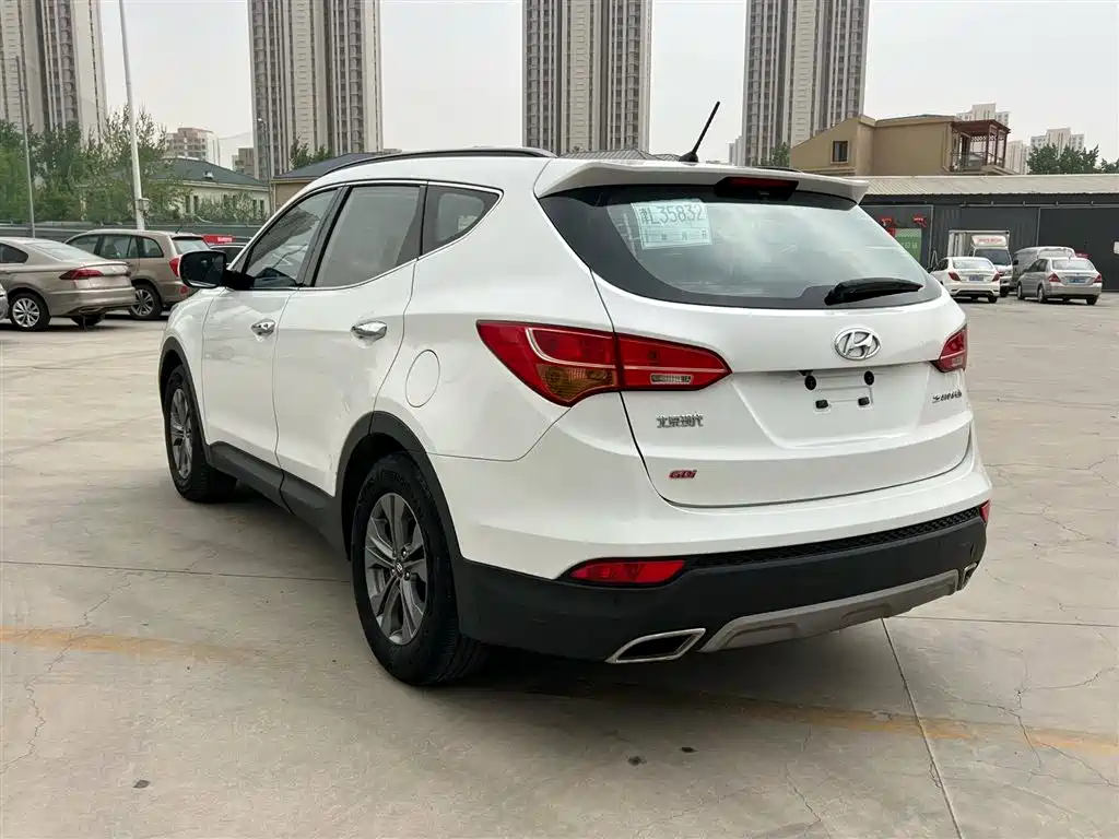 Hyundai Santa Fe 2013 Model 2.4L Automatic 2WD Smart фото 3