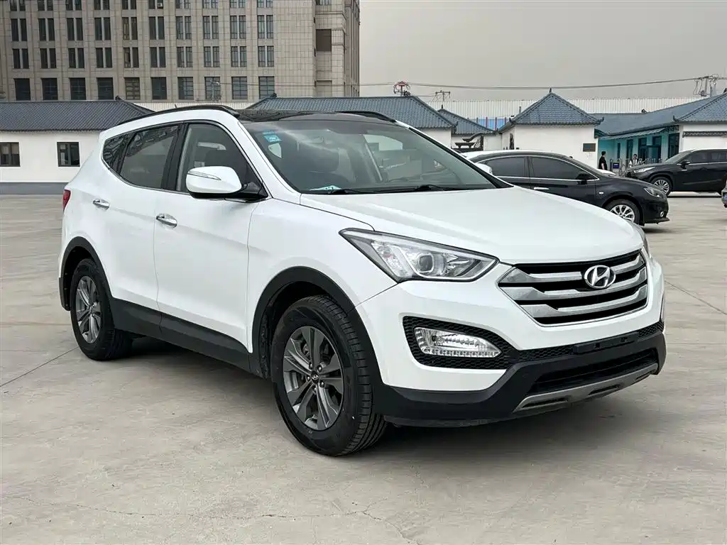 Hyundai Santa Fe 2013 Model 2.4L Automatic 2WD Smart фото 7