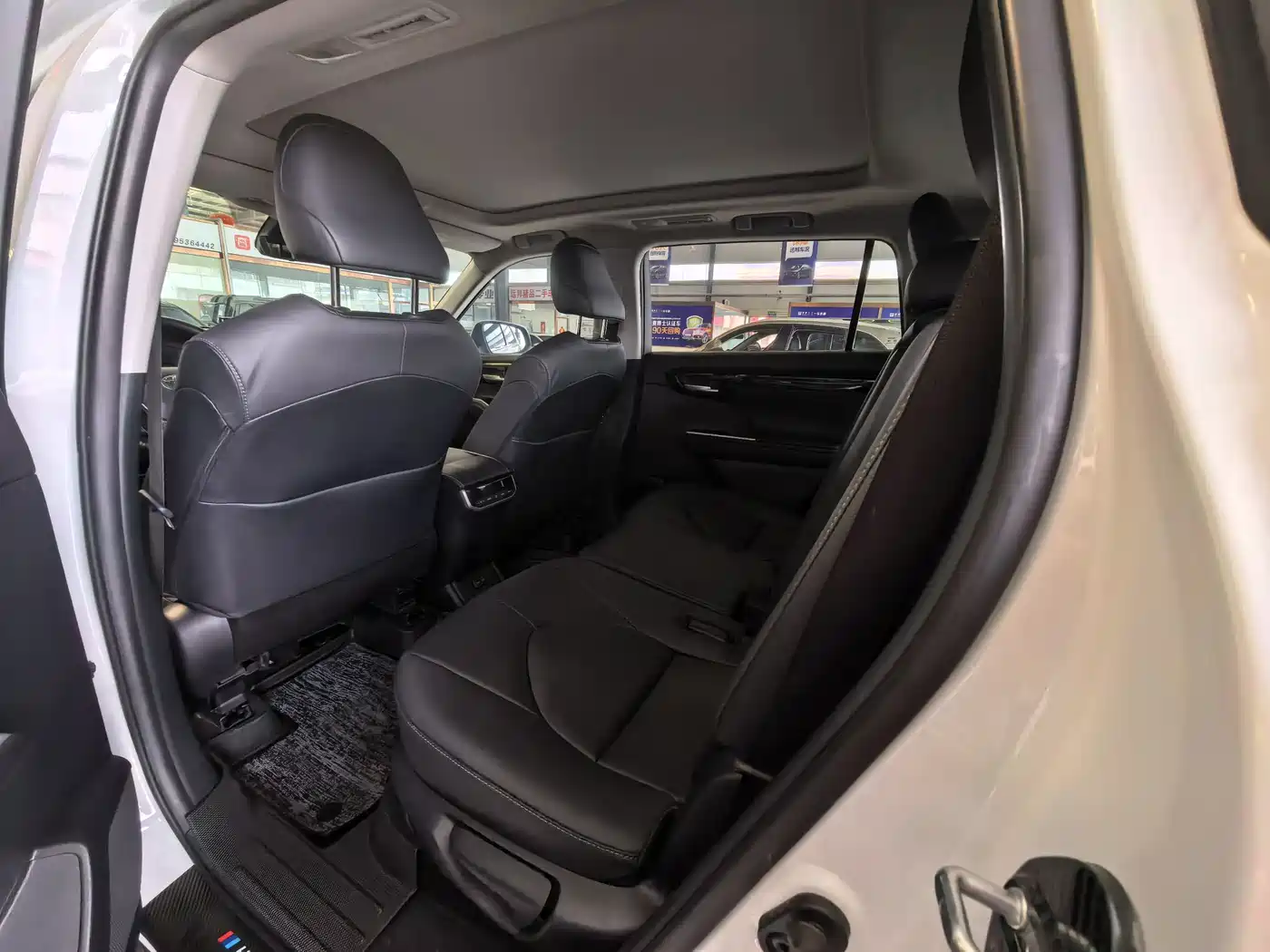 Toyota Highlander 2022 Model Dual Engine 2.5L 4WD Premium Edition 7-Seater фото 9