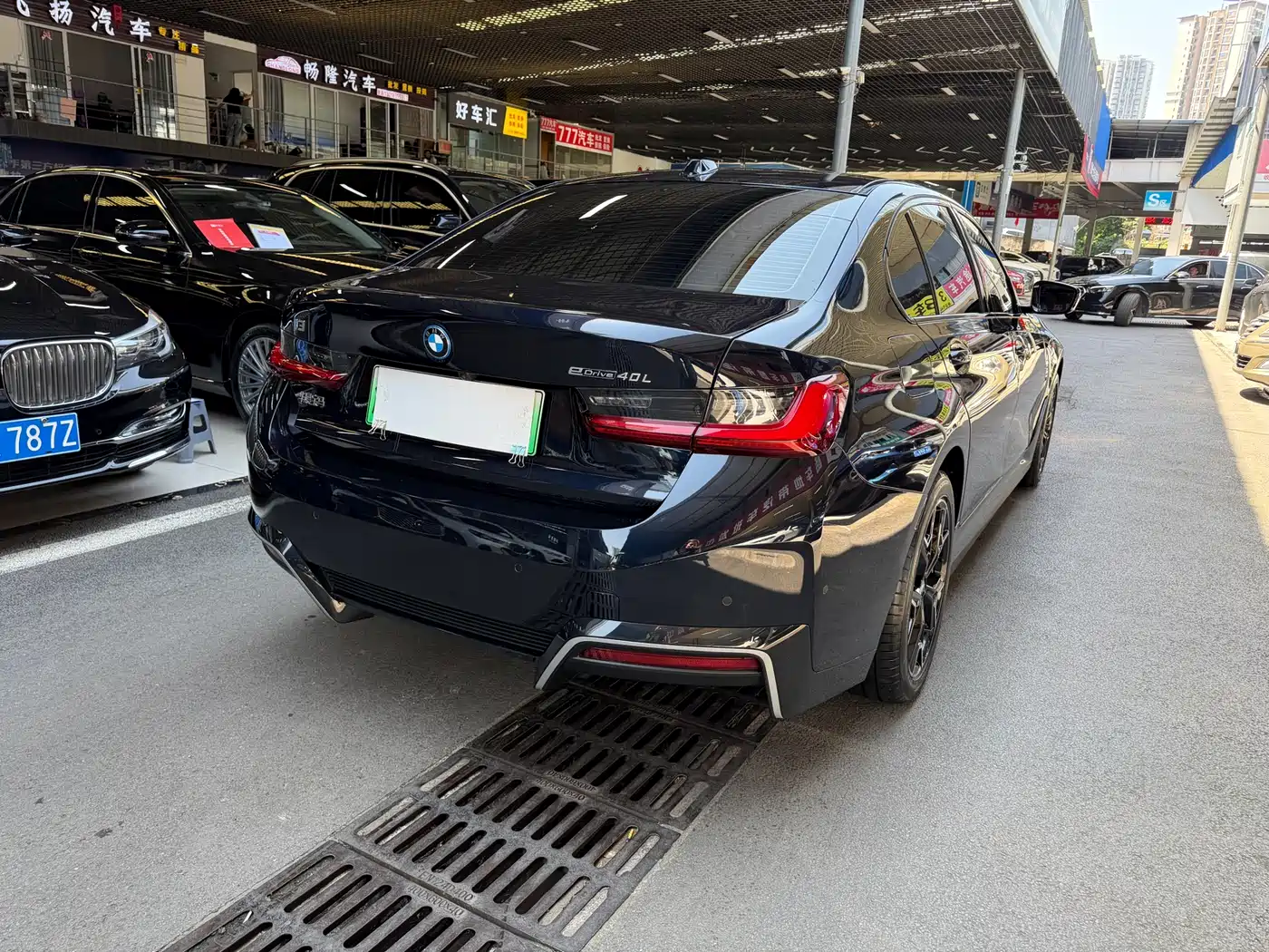 BMW i3 2025 eDrive 40 L Shadow Night Package фото 7
