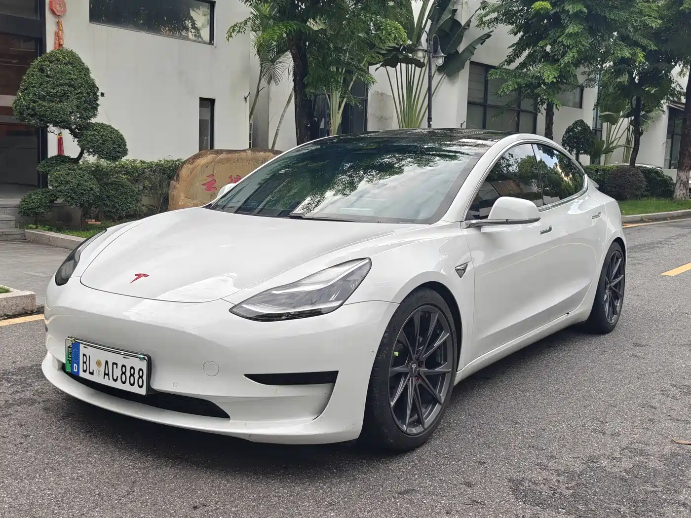 Tesla Model 3 2019 Standard Range Rear-Wheel Drive Upgrade