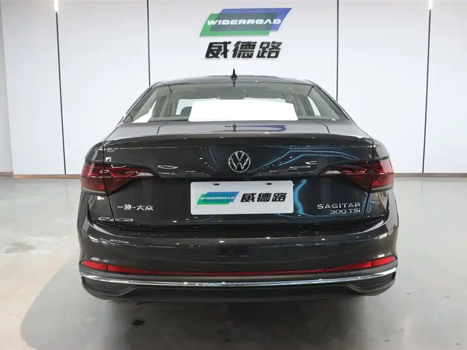 VOLKSWAGEN SAGITAR