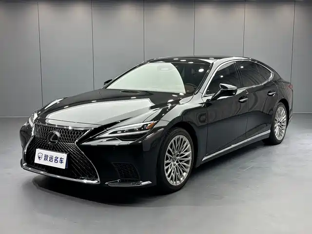 Lexus LS 500h, Представительский