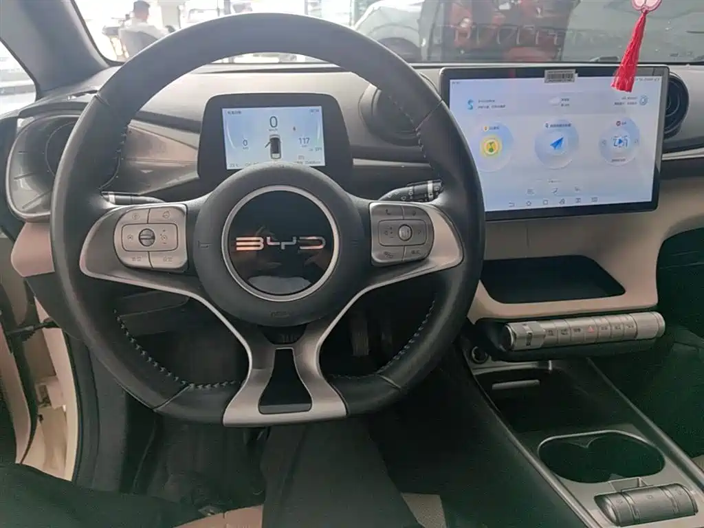 BYD Dolphin 2024 Glory Edition 420km Fashion Edition фото 10