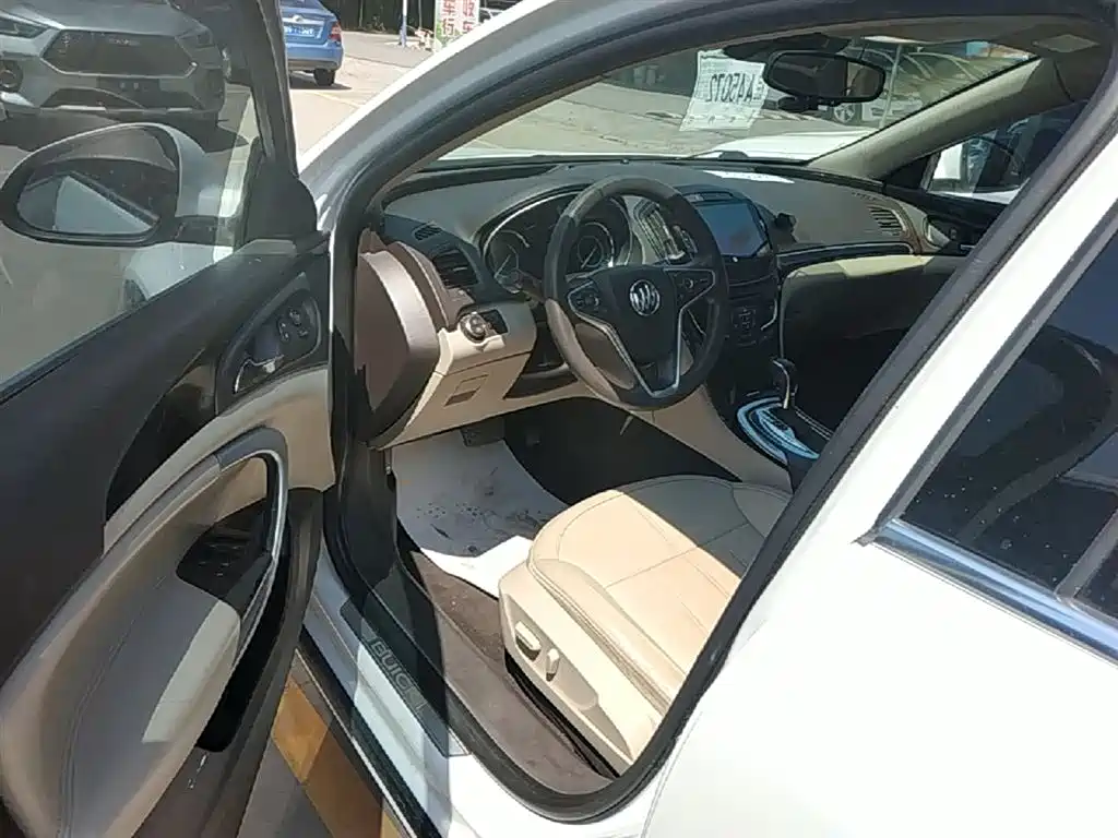 Buick Regal 2015 2.0L Elite Fashion Model фото 16