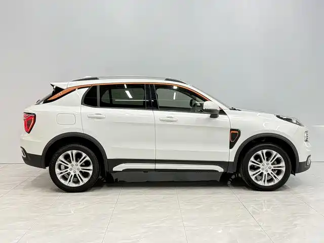 Lynk & Co 01 2019 2.0T 2WD Pro Edition China V фото 8