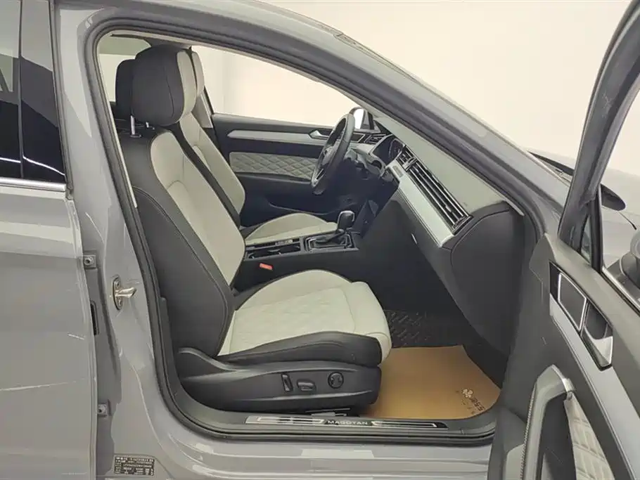 Volkswagen Magotan 2023 Model 2 Million Commemorative Edition 330TSI DSG Luxury фото 8