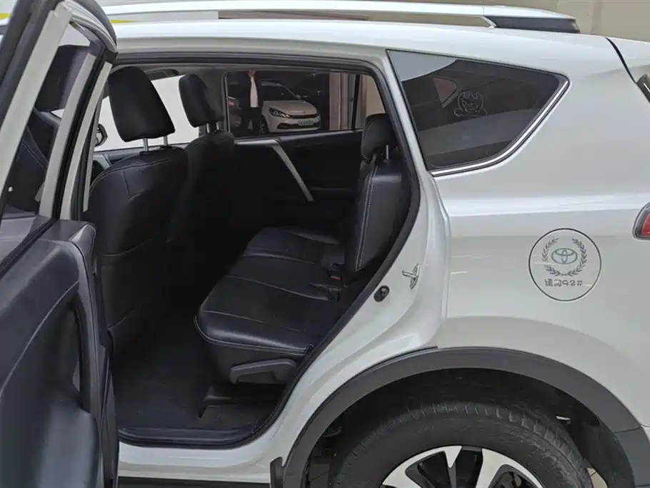 Toyota RAV4 Rongfang 2016 2.0L CVT 2WD Comfort (China V) фото 11