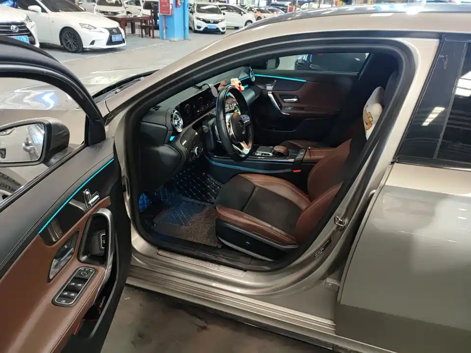 Mercedes-Benz A-Class 2019 A 200 L Sport Sedan фото 17