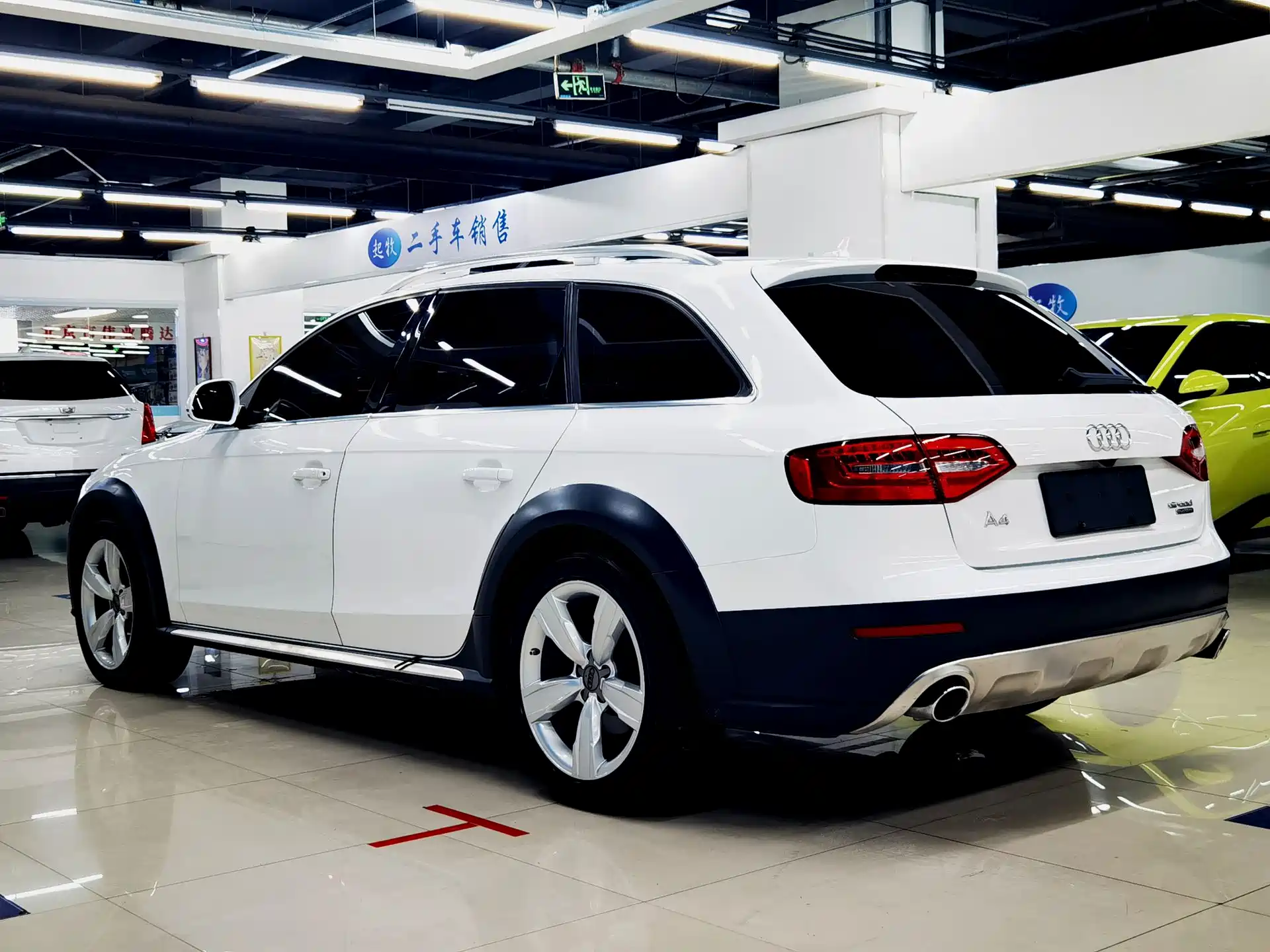 Фото 7 - Audi A4 (Import)