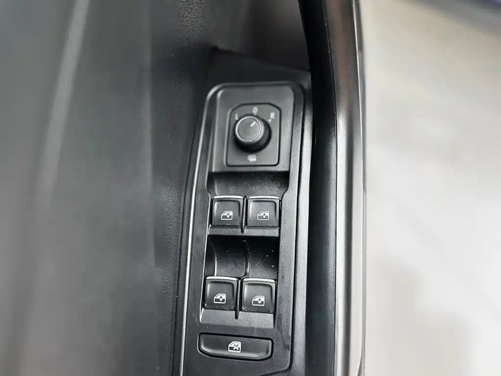 Volkswagen T-ROC 2022 280TSI DSG 2WD Comfort PLUS фото 16