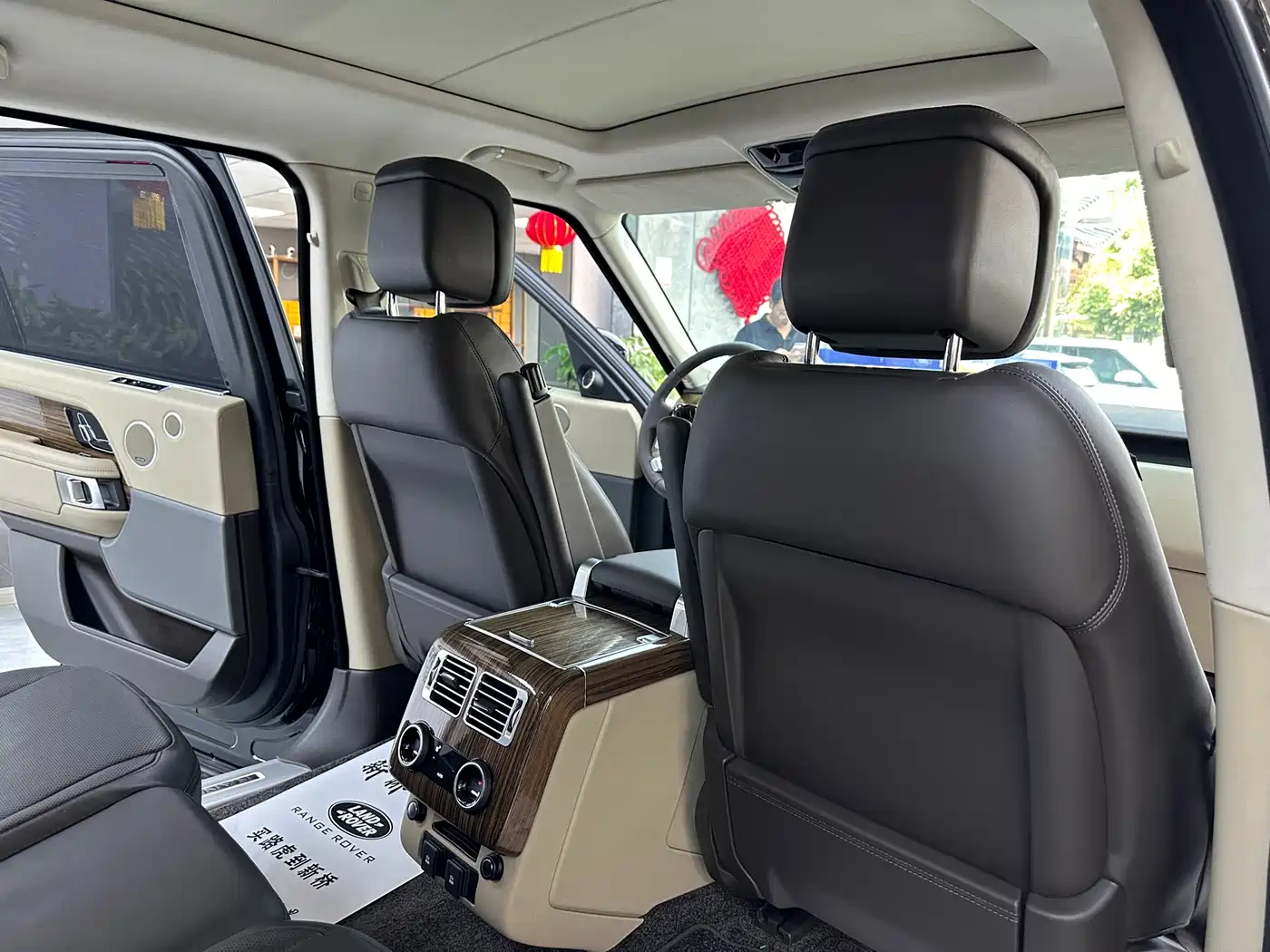 Land Rover Range Rover 2018 3.0 SC V6 Vogue Heritage Extended Edition фото 14