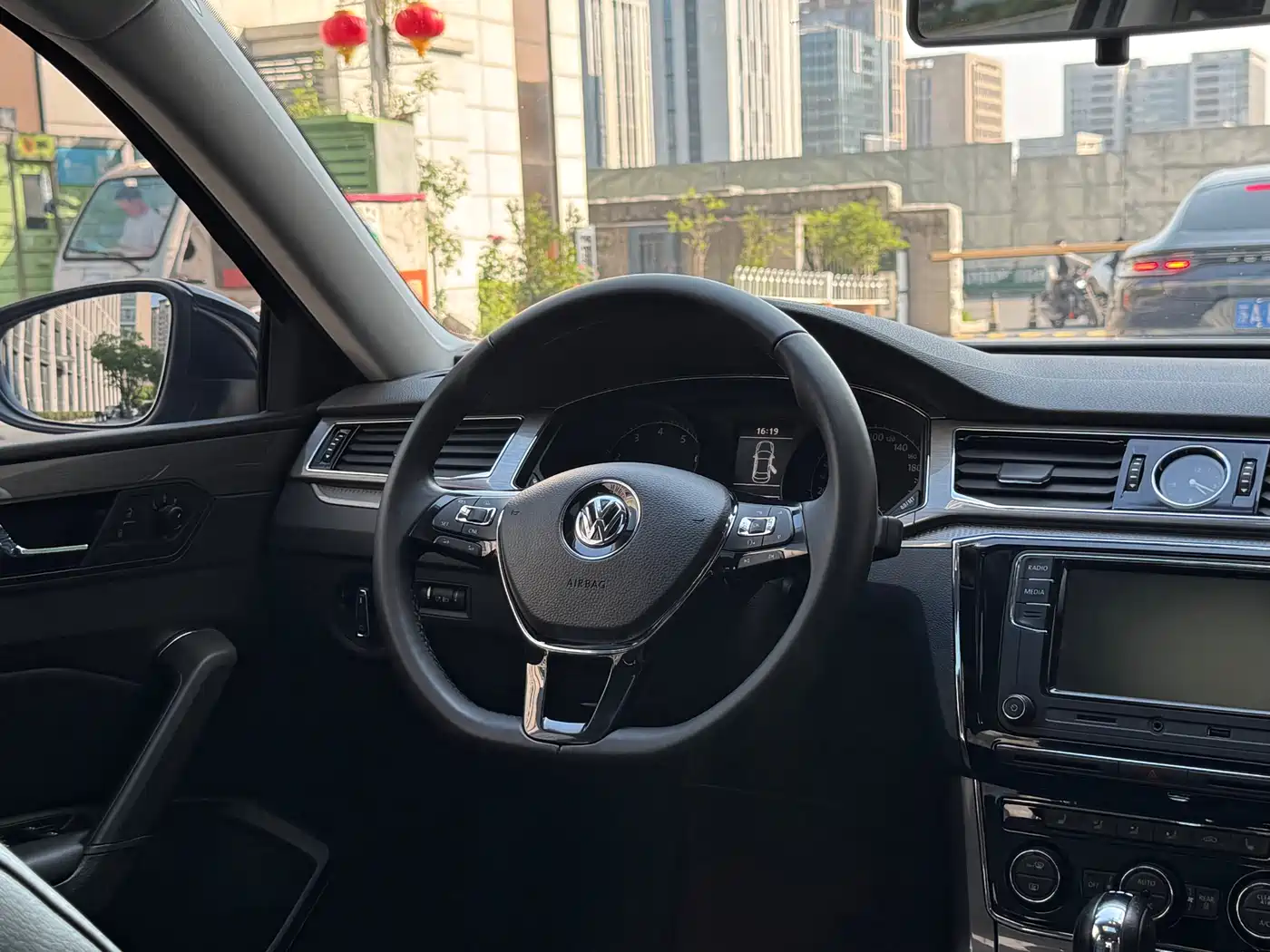 Volkswagen Passat 2017 330TSI DSG Prestige фото 23