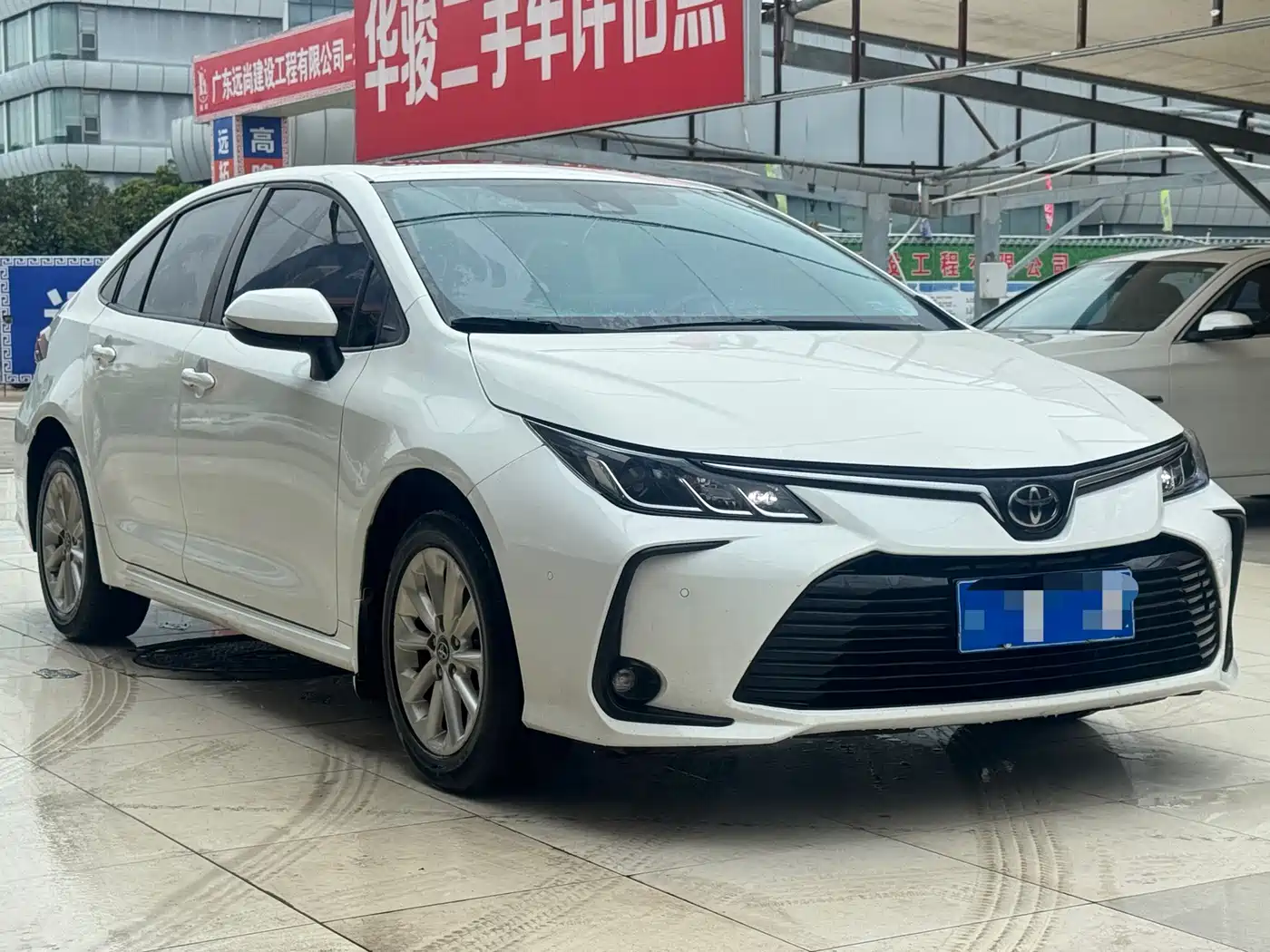 Toyota Corolla 2021 1.2T S-CVT Luxury Edition фото 3