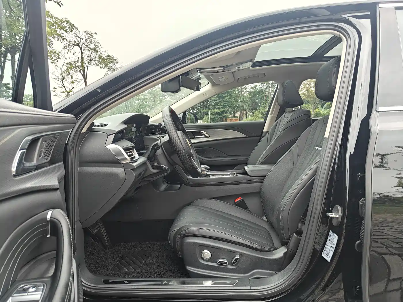 Hongqi H5 2024 2.0T Automatic Smart Connect Flag Smooth Edition фото 6